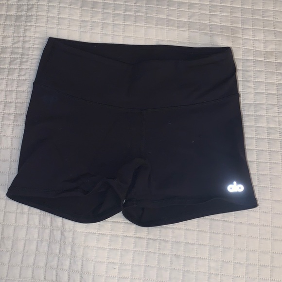 Alo yoga shorts - Picture 3 of 4